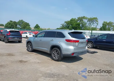 2018 Toyota Highlander Xle из США, поврежденный, VIN 5TDJZRFHXJS822640